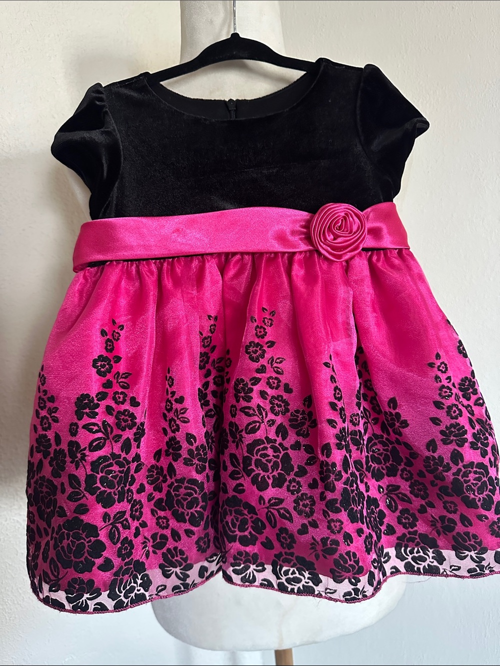 Love Black Velvet Baby Girl Dress with Pink And Floral Print Size 18 Months